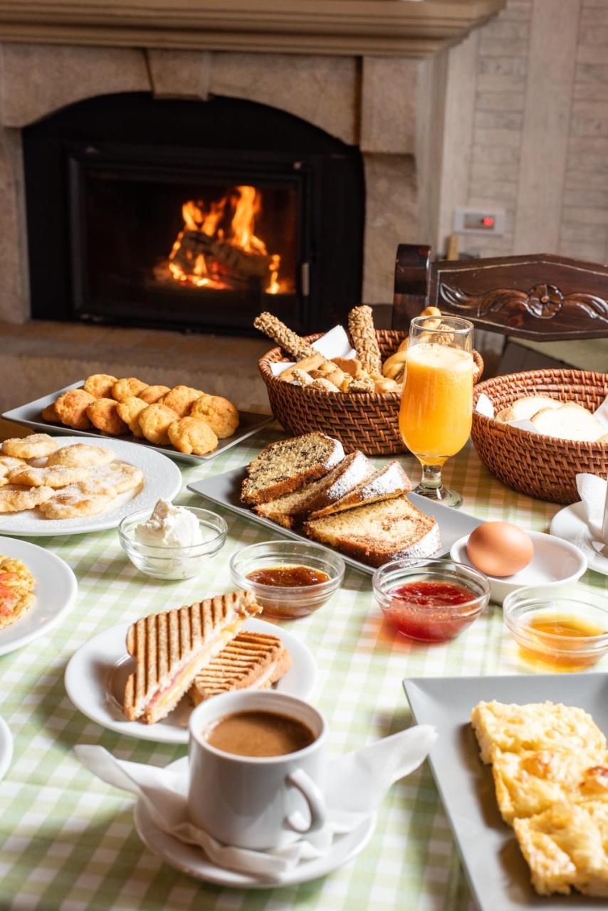 Kaza Guesthouse 디미트사나 외부 사진