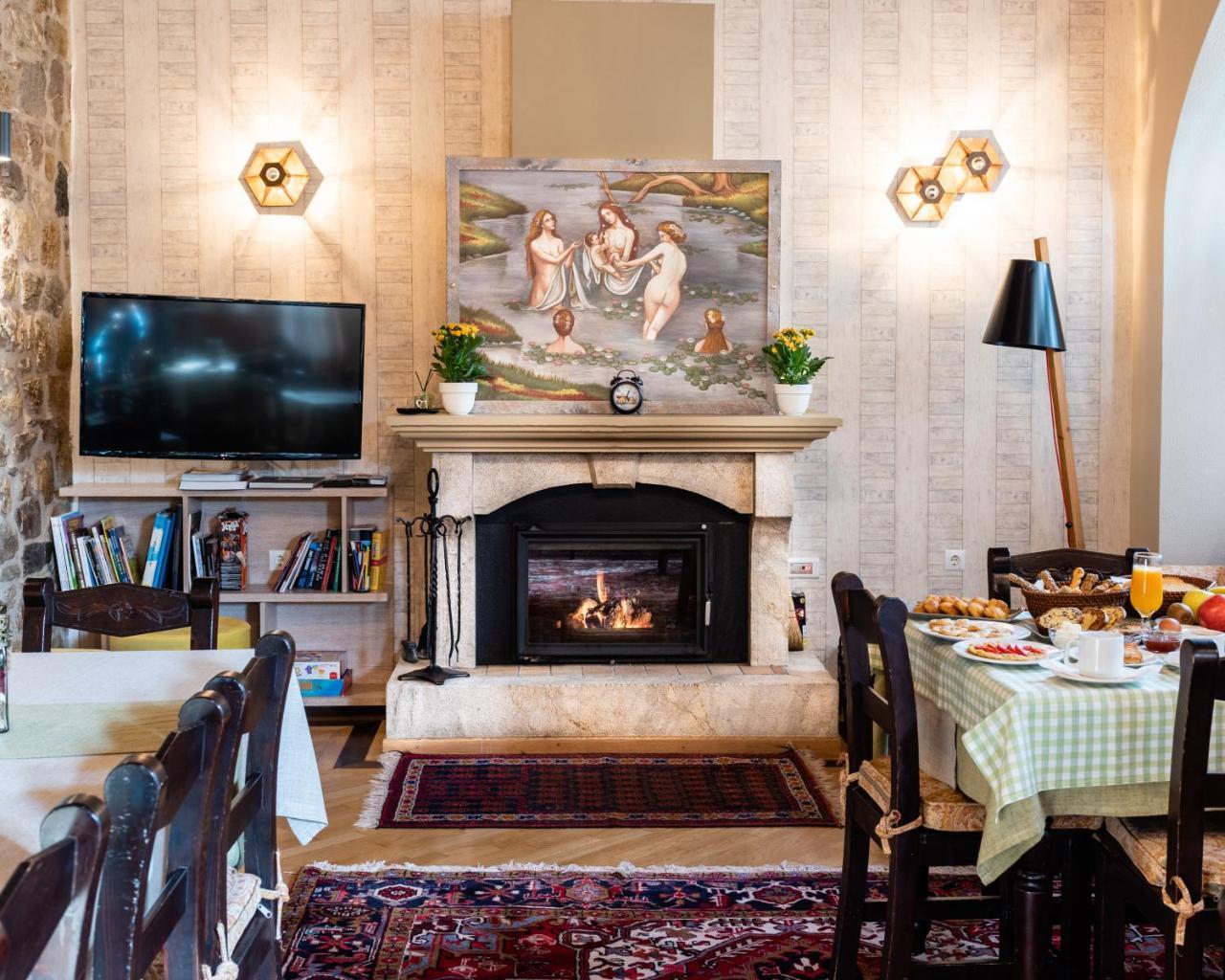 Kaza Guesthouse 디미트사나 외부 사진