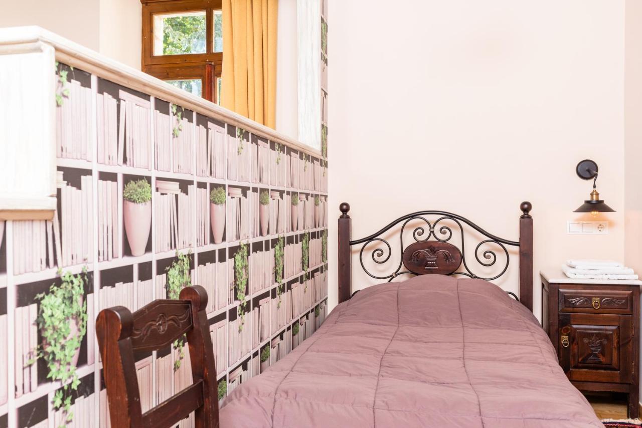 Kaza Guesthouse 디미트사나 외부 사진