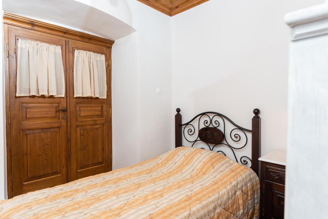 Kaza Guesthouse 디미트사나 외부 사진