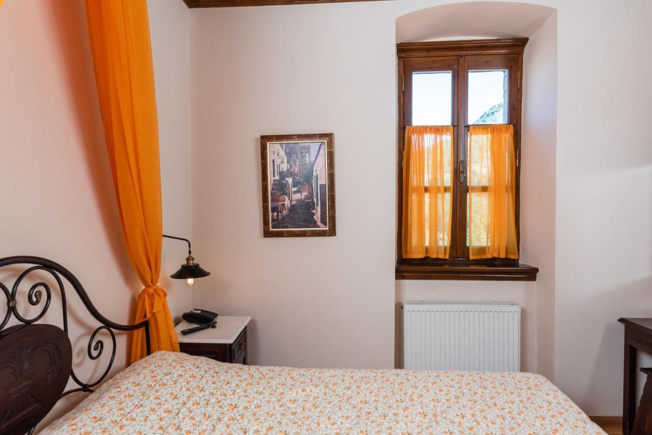 Kaza Guesthouse 디미트사나 외부 사진
