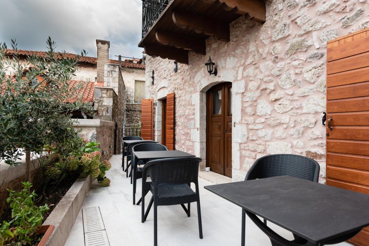 Kaza Guesthouse 디미트사나 외부 사진