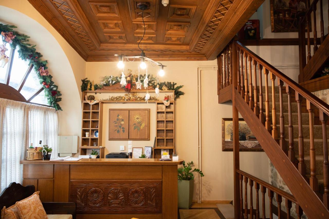 Kaza Guesthouse 디미트사나 외부 사진